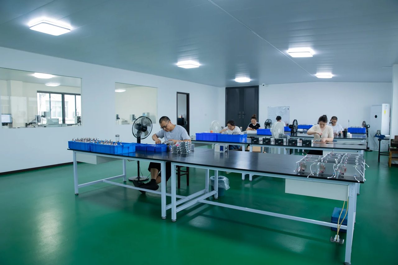 Assembly workstations